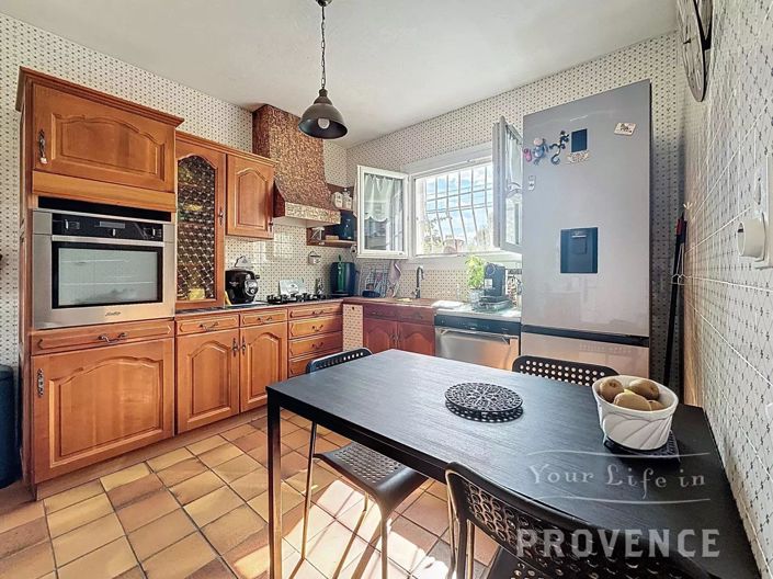 Image No.9-5 Bed House for sale