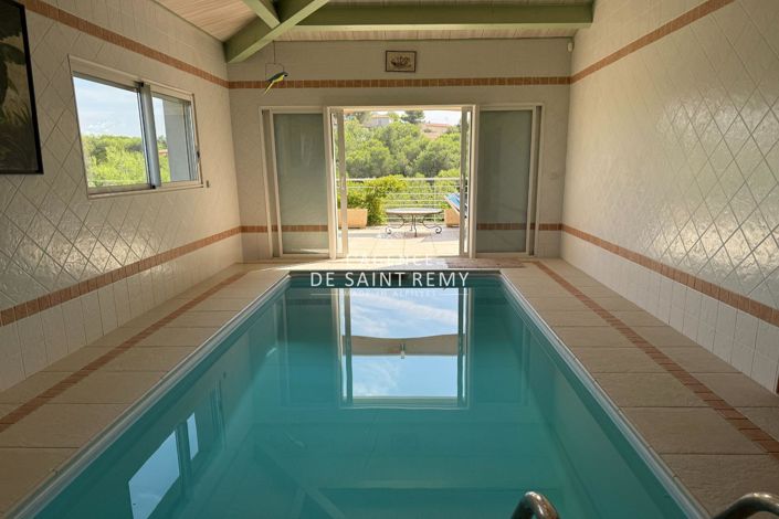 Image No.4-8 Bed House for sale