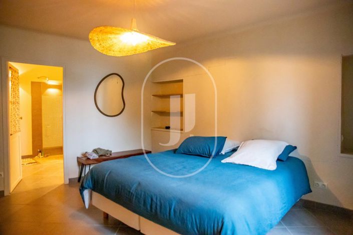 Image No.12-3 Bed House for sale