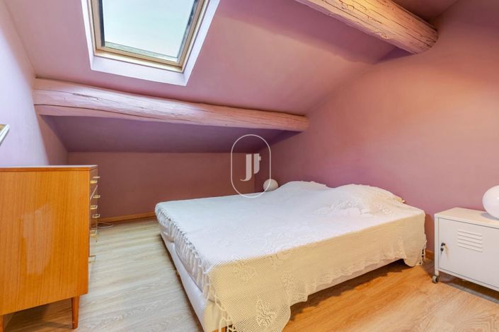 Image No.11-9 Bed House for sale