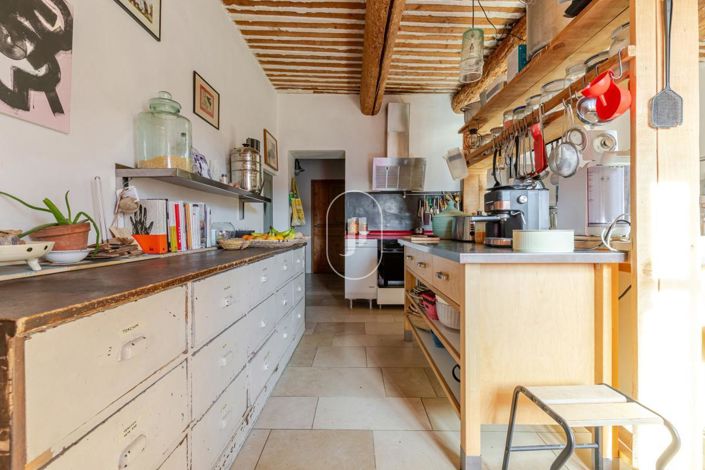 Image No.5-9 Bed House for sale