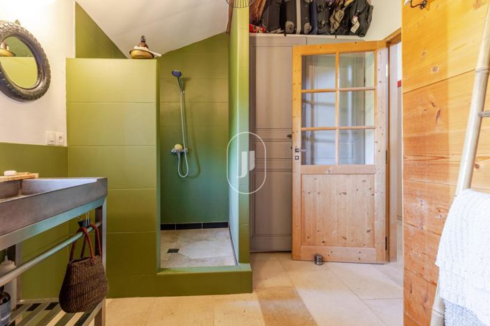 Image No.9-9 Bed House for sale