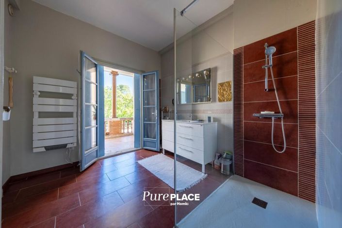 Image No.16-5 Bed House for sale