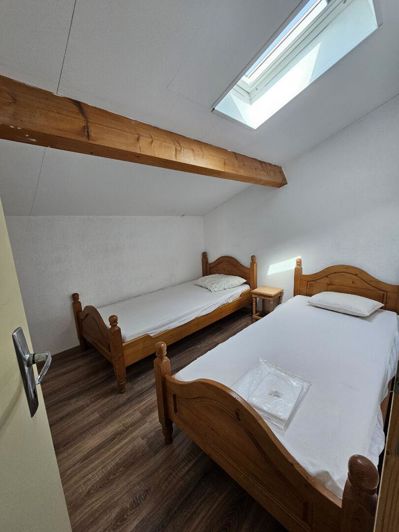 Image No.3-2 Bed House for sale