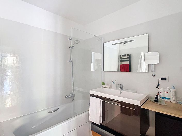 Image No.9-2 Bed Apartment for sale