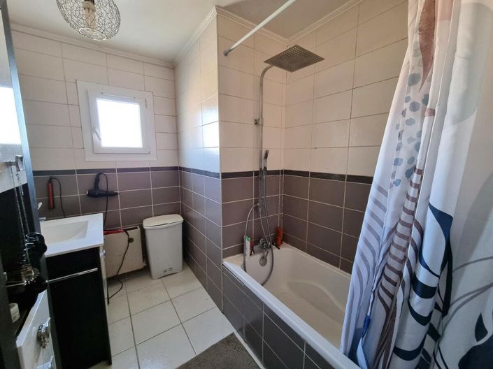Image No.9-3 Bed House for sale