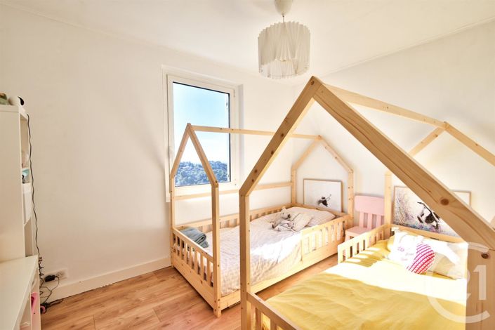 Image No.15-3 Bed House for sale