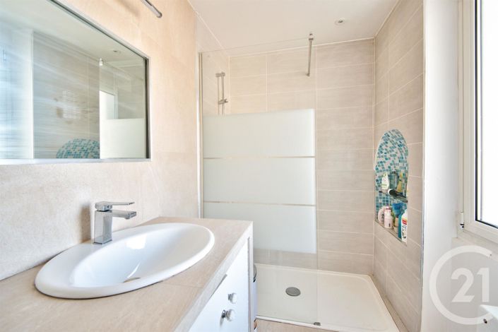 Image No.16-3 Bed House for sale