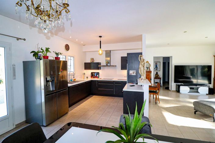 Image No.10-4 Bed House for sale