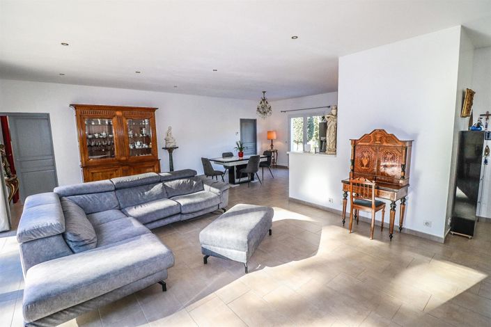 Image No.11-4 Bed House for sale