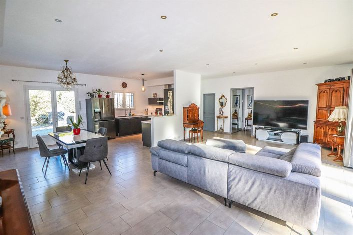 Image No.12-4 Bed House for sale