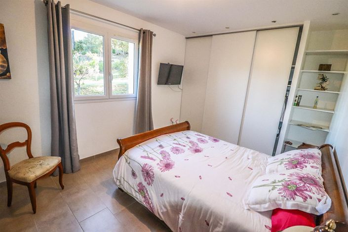 Image No.15-4 Bed House for sale