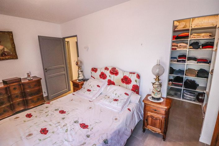 Image No.16-4 Bed House for sale