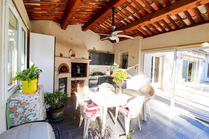 Image No.19-4 Bed House for sale