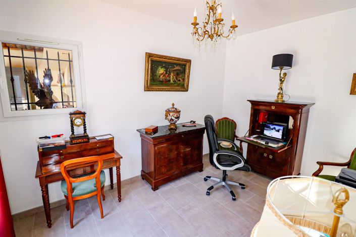 Image No.20-4 Bed House for sale