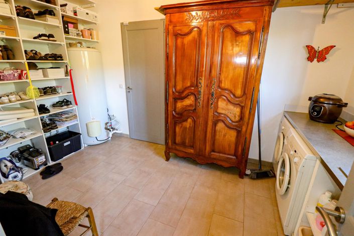 Image No.22-4 Bed House for sale