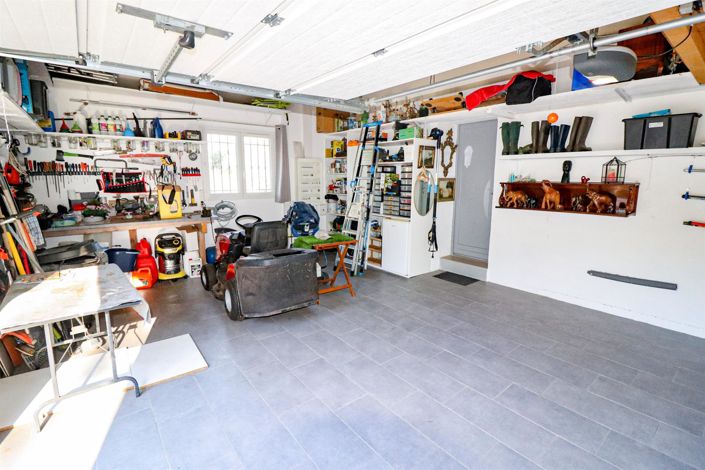 Image No.23-4 Bed House for sale