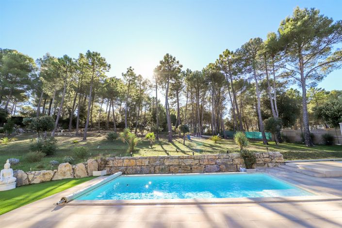 Image No.3-4 Bed House for sale