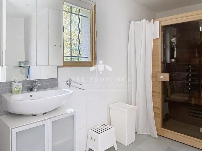 Image No.18-2 Bed House for sale