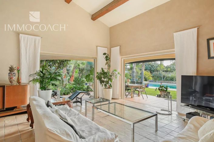 Image No.5-Maison de 6 chambres à vendre à La Londe-les-Maures