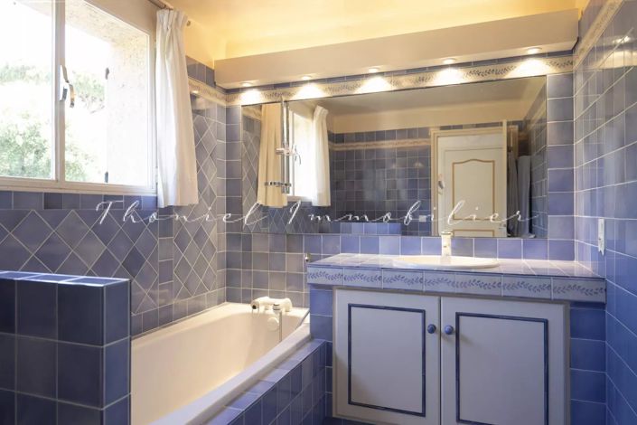 Image No.10-6 Bed House for sale