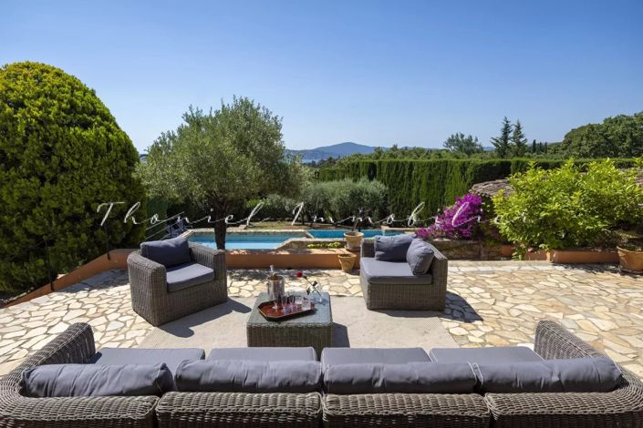 Image No.2-6 Bed House for sale