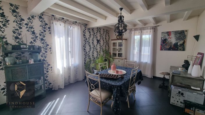 Image No.14-5 Bed House for sale