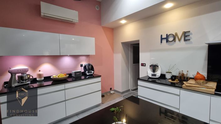 Image No.3-5 Bed House for sale