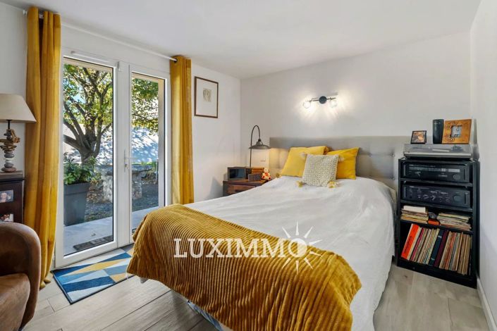 Image No.10-5 Bed House for sale