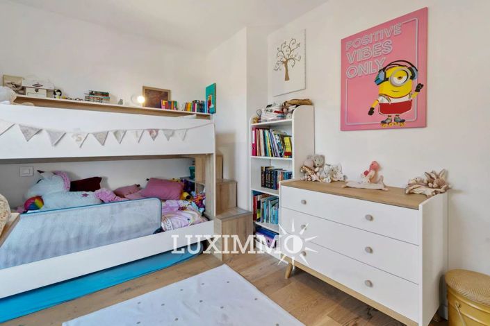 Image No.12-5 Bed House for sale