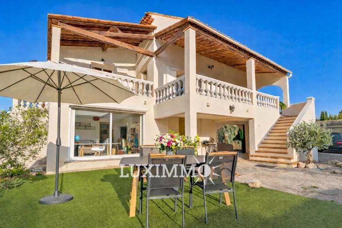 Image No.16-5 Bed House for sale