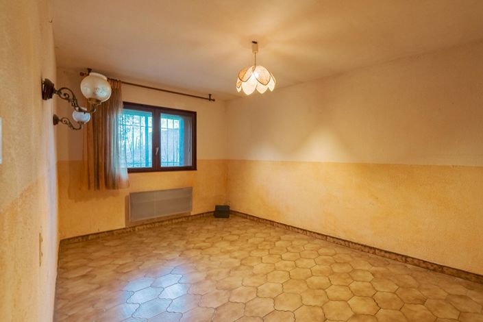 Image No.10-5 Bed House for sale