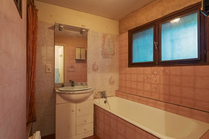 Image No.11-5 Bed House for sale