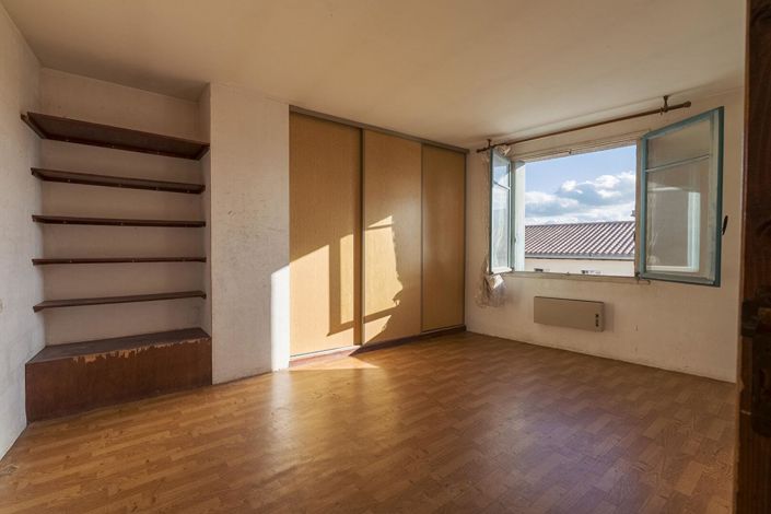 Image No.15-5 Bed House for sale