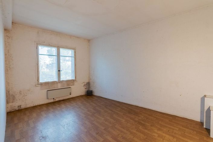 Image No.17-5 Bed House for sale