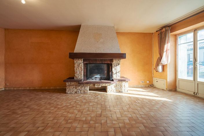 Image No.6-5 Bed House for sale