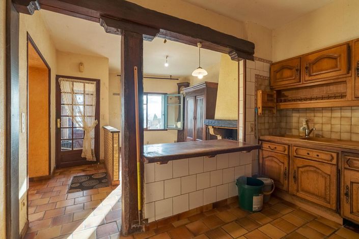 Image No.9-5 Bed House for sale