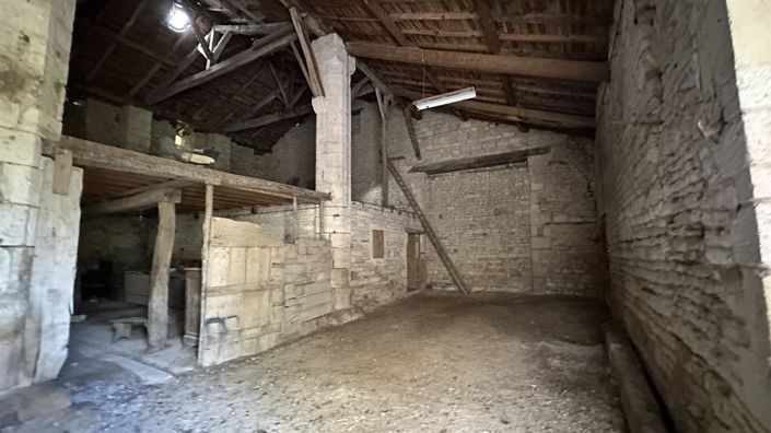 Image No.15-3 Bed House for sale