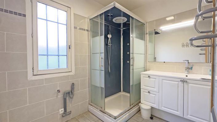 Image No.12-3 Bed House for sale