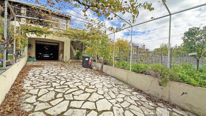 Image No.9-3 Bed House for sale