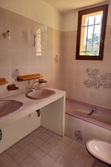 Image No.10-3 Bed House for sale