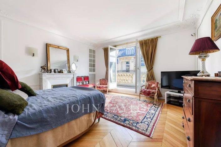 Image No.17-5 Bed Apartment for sale