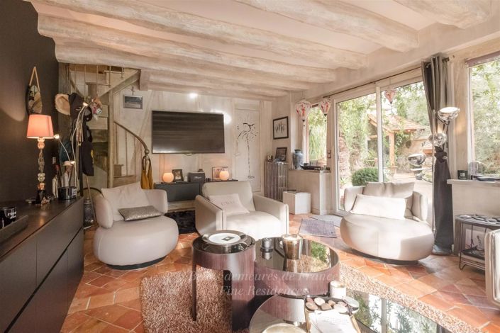 Image No.10-5 Bed House for sale