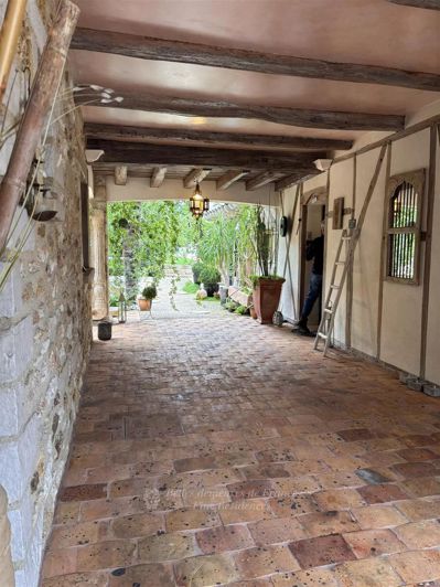 Image No.2-5 Bed House for sale