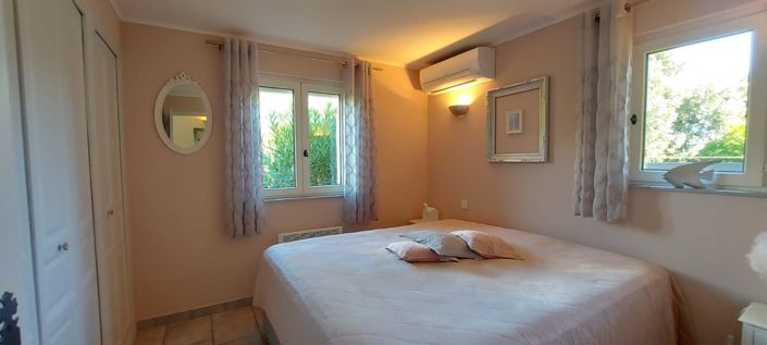 Image No.18-4 Bed House for sale