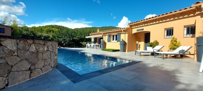 Image No.2-4 Bed House for sale