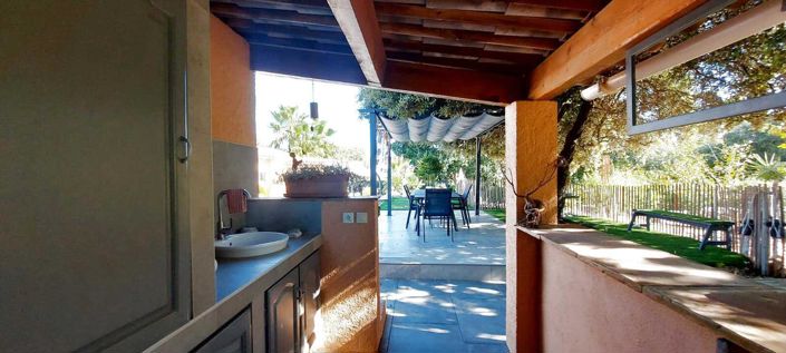 Image No.8-4 Bed House for sale