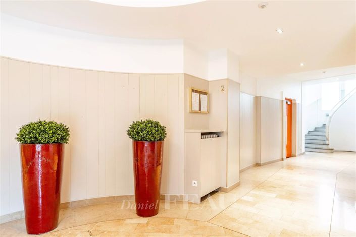 Image No.12-3 Bed Apartment for sale