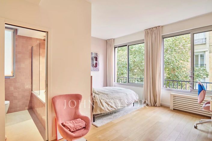 Image No.17-5 Bed Apartment for sale