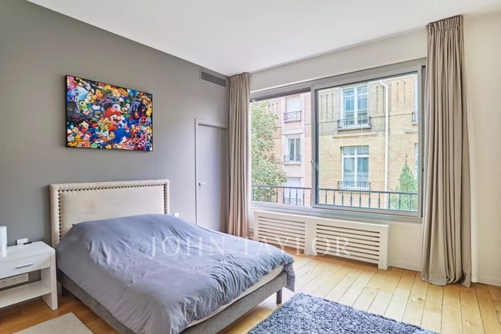 Image No.18-5 Bed Apartment for sale